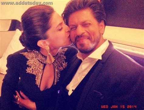 Shahrukh Khan And Deepika Padukone Kiss