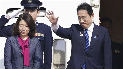 Japan and Philippine leaders agree to negotiate defense pact and boost ...