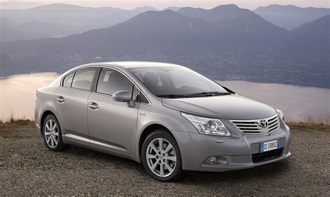 Toyota Avensis 2011 Photo Gallery 7 10