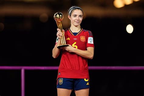 La Española Aitana Bonmatí Campeona Del Mundial Y De La Champions Gana El Balón De Oro 2023