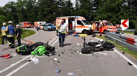 Drei Schwerverletzte bei Motorrad Unfall auf Schwarzwaldhochstraße