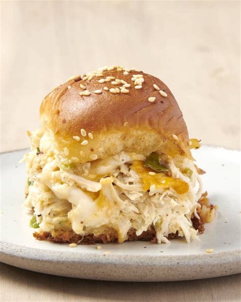 Hawaiian Roll Cheesy Chicken Sliders Are The Star Of Every Picnic Recipe Chicken Sliders