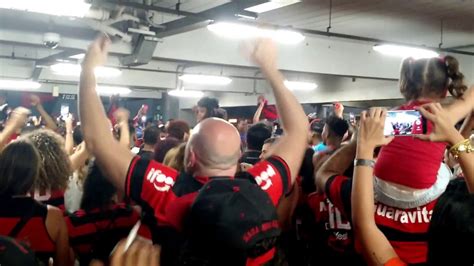 Descida Da Torcida Do Flamengo No Maracanã Após A Vitória Sobre O Inter