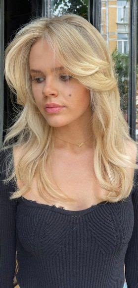 32 Trendy Blonde Hair Colour Ideas Bright Blonde 90s Vibes