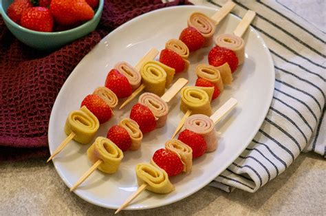 Gekleurde Pannenkoeken Fruit Spiesjes Kidshoekje