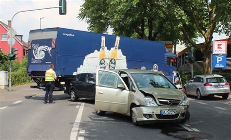 Bergisch Gladbacch Mitte Rotlicht übersehen eine Schwerverletzte