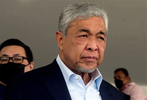 Zahid Hamidi Tiba Di Mahkamah Bicara Kes Rasuah Dijadual Semula