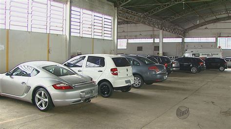 Operação apreende 30 carros de luxo de grupo suspeito de lavar dinheiro