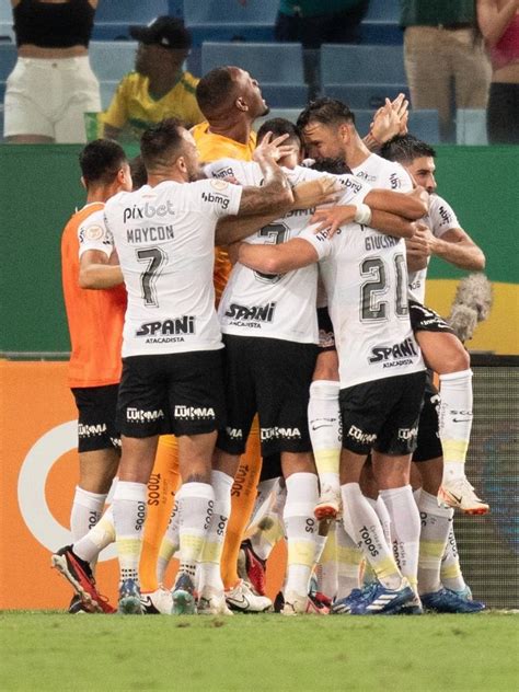 Titular Em Jogador Do Corinthians Ainda Tem Futuro Indefinido