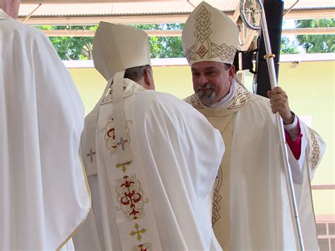 Dom Paulo Renato é ordenado bispo em São José dos Campos