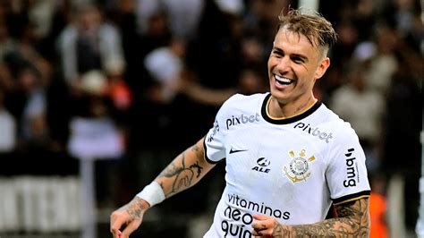 Futebol Roger Guedes Foi O Grande Destaque Do Corinthians Contra A Lusa