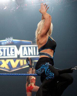 Eve Beth Phoenix Vs Maryse Layla Wwe