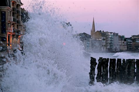 Francia La Prima Tempesta Onde Alte 13 Metri Video Meteo Meteo