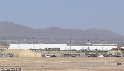 Military Builds Six Tents At Fort Bliss To Hold Migrants Daily Mail Online