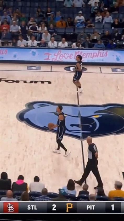 WILD Ja Morant 360 Slam In NBA Preseason Opener Fotografia Da