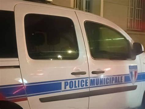 Martigues Un Homme Tu Dans Un Garage Sous Une Rafale De Kalachnikov