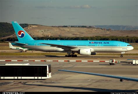 HL7766 Boeing 777 2B5 ER Korean Air Pier Francesco Baglivo