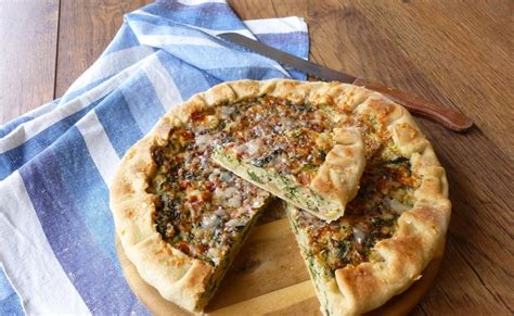 Il Pomodoro Rosso Di Mantgra Torta Rustica Di Cavolfiore Foglie Di