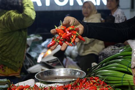 Harga Cabai Rawit Merah Di Pasar Kemayoran Tembus Rp100 Ribu Per Kilogram