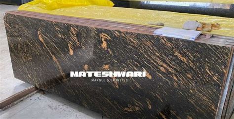 Rectangular Polished Graphite Golden Markino Granite Slab For