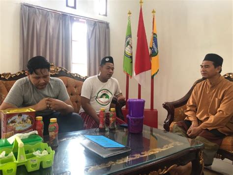 Santri Dukung Ganjar Distribusikan Bantuan Kipas Angin Dan Tong Sampah