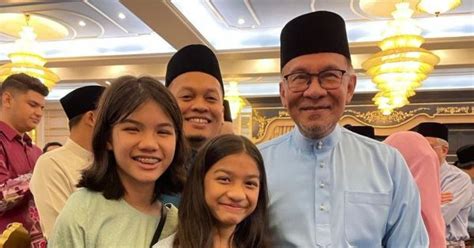 Isteri Bekas Menteri Gaduh Dengan Netizen Tak Puas Hati Menteri Anak