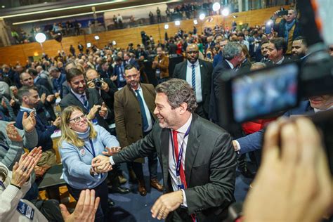 Congresso ao rubro na sexta eleição de Ventura como líder do Chega