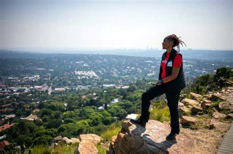 Saray Khumalo Primera Africana Negra En Subir El Everest Y Polo Sur