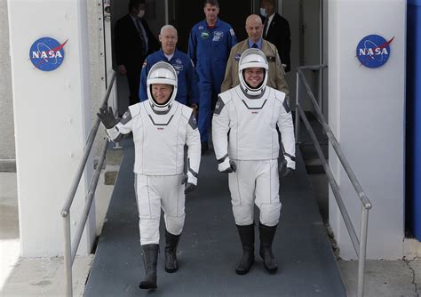 2 Us Astronauts Board Spacex Rocket For Historic Launch