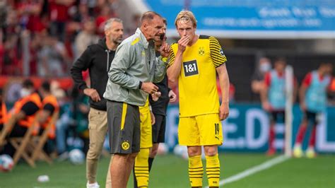 Von Bvb Aus Kalt Erwischt Trainer Lässt Mit Aussagen Aufhorchen