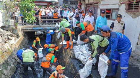 Kompak Ikut Kerja Bakti Warga Apresiasi Kesigapan Pemprov Dki Dan Pj