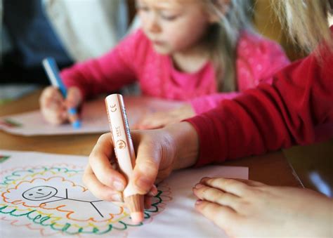 Malen mit Kindern So beschäftigen Sie Kinder kreativ zu Hause STERN de