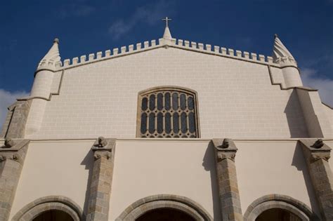 Fachada principal de la iglesia de san francisco en évora portugal