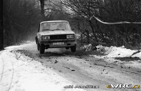 Lank Miroslav Týce Miloš Lada VAZ 2105 VFTS Rallye Valašská Zima 1985