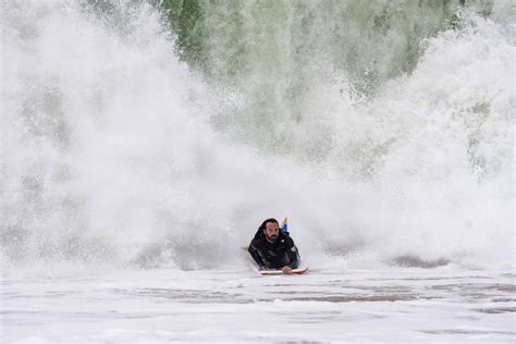 Surfing the Wedge - Newport Beach News