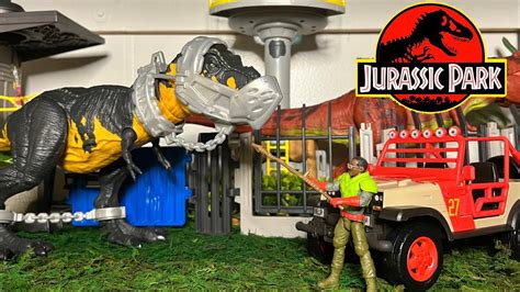 Jurassic Park 93 Classic Tyrannosaurus Rex Off Road Tracker Pack