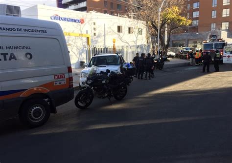 Bache Provoca Volcadura De Camioneta En Corregidora Norte Reqronexion