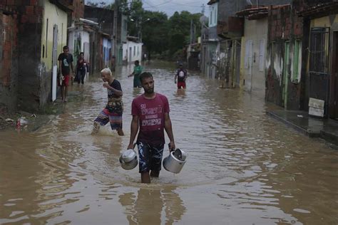 Asciende A 21 Número De Muertos Por Inundaciones En Brasil