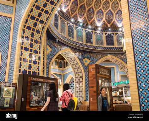 Tourists Shopping In Ibn Battuta Mall The Worlds Largest Themed