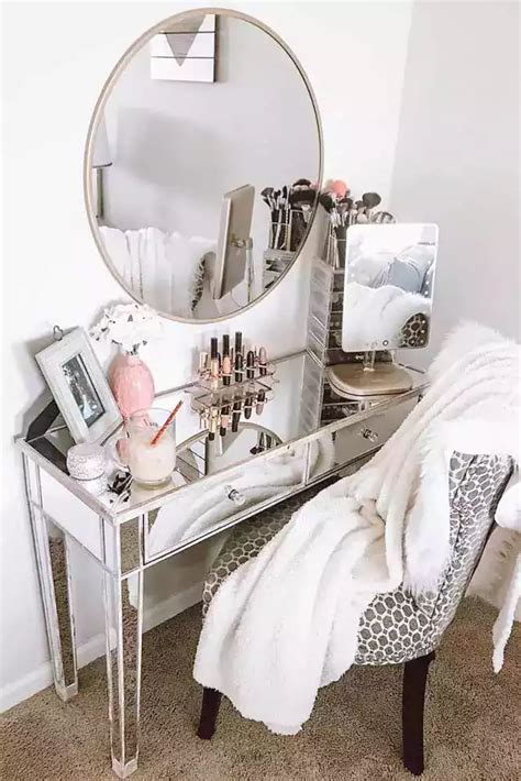 28 Best Makeup Table Decor Ideas To Elevate Your Makeup Area - Life Glow Up