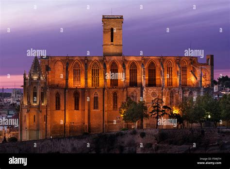 Colegiata Basilica De Santa Maria Fotograf As E Im Genes De Alta