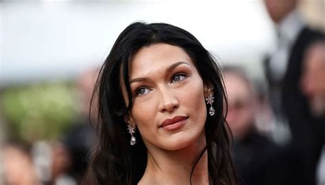 Bella Hadid Walks Paris Fashion Show Nude Then Gets Outfit White Spray