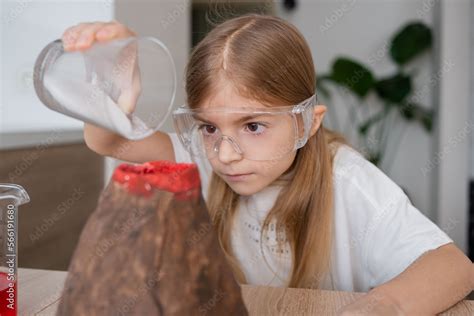 Kid Science Experiment Of Volcano Or Baking Soda And Vinegar Volcano