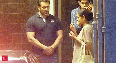 May 7 2015 Scene Outside Salman Khans Residence The Economic Times