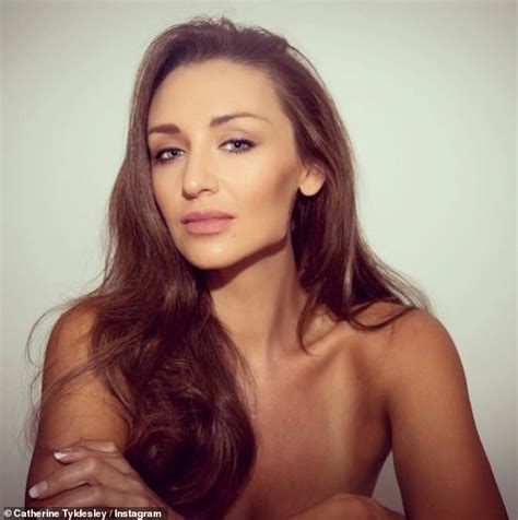 Coronation Street Legend Catherine Tyldesley Poses Naked In The Bath