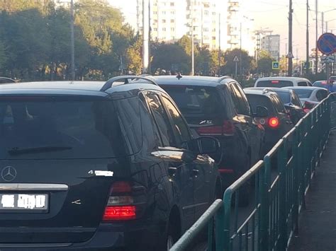 Trafic Restric Ionat Pe O Band Pe Bulevardul Republicii Din Ploie Ti