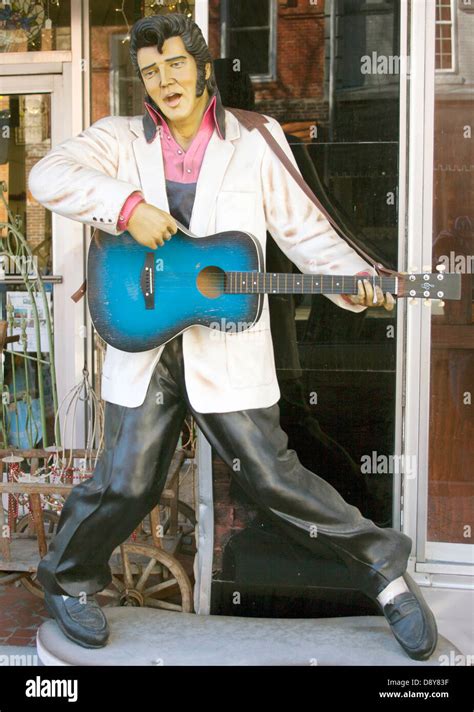 Elvis Presley statue in New Bern North Carolina Stock Photo - Alamy