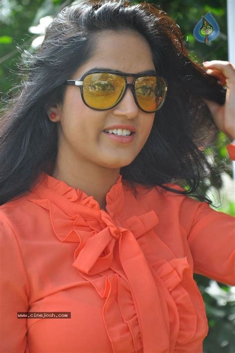 Divya Singh Stills Photo 49 Of 61