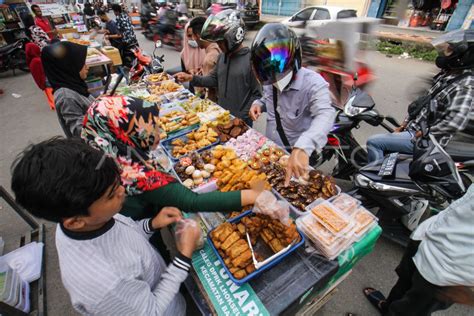 Pasar Takjil Ramadhan Di Aceh Antara Foto