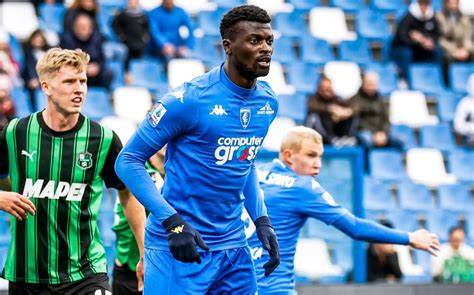 Mbaye Niang Impliqu Dans Un Nouvel Accident La S Rie Noire Continue